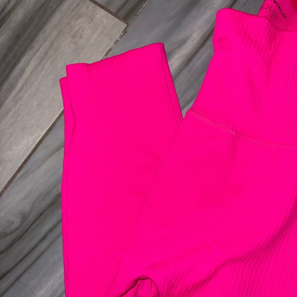 Good American Pink Sports Bra and Leggings Set - Picture 7 of 8
